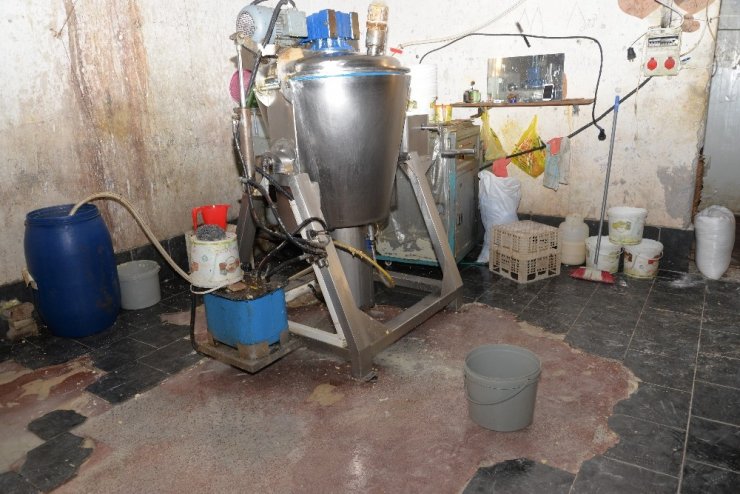 Piyasa Değeri 300 Bin Tl Olan 20 Ton Sağlıksız Peynir Ele Geçirildi