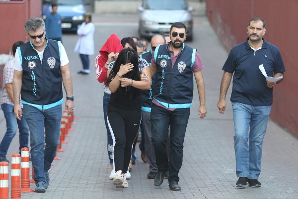 Kayseri'de Fuhuş Operasyonu: 9 Gözaltı