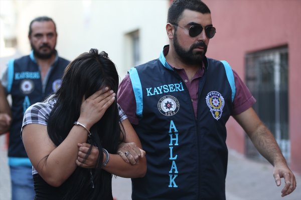 Kayseri'de Fuhuş Operasyonu: 9 Gözaltı