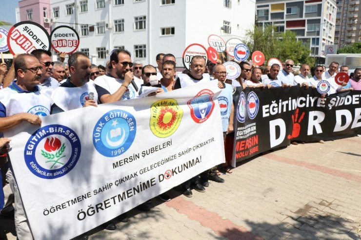 Mersin’de Velinin Okul Saldırısı Protesto Edildi, Öğrenciler Destek Verdi