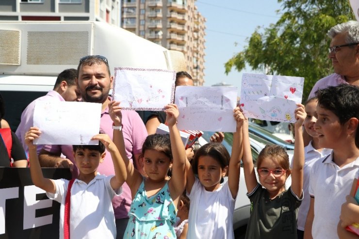 Mersin’de Velinin Okul Saldırısı Protesto Edildi, Öğrenciler Destek Verdi