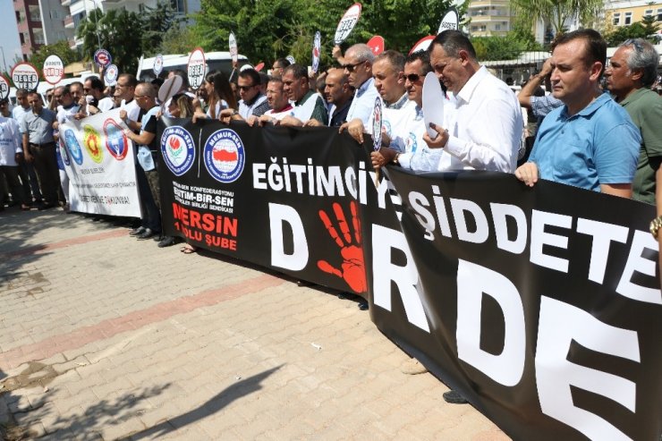 Mersin’de Velinin Okul Saldırısı Protesto Edildi, Öğrenciler Destek Verdi