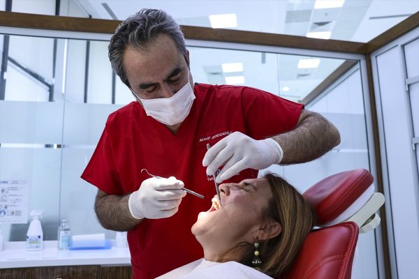 Uzun Süreli Ağız Gargarası Kullanımı Mantara Sebep Oluyor