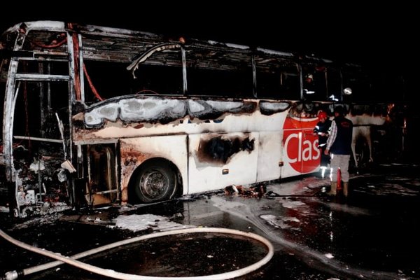 Aksaray'da Yolcu Otobüsü Yandı