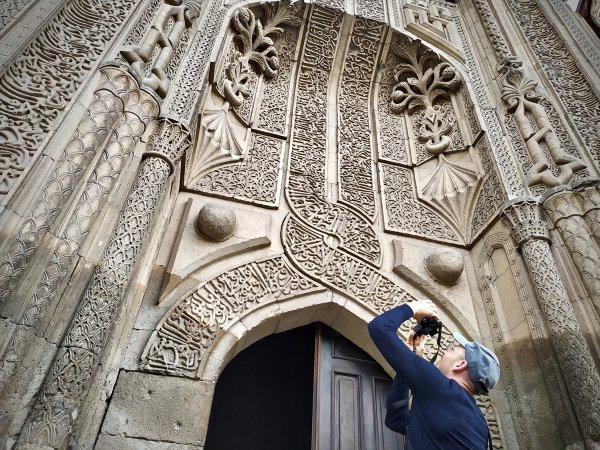 İnce Minareli Medrese Mimarisiyle Ziyaretçilerini Cezbediyor