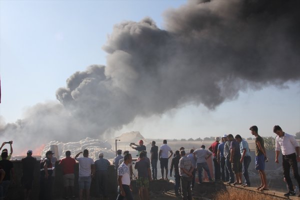 Güncelleme - Antalya'da Otluk Alanda Başlayan Yangın Hurdalığa Sıçradı