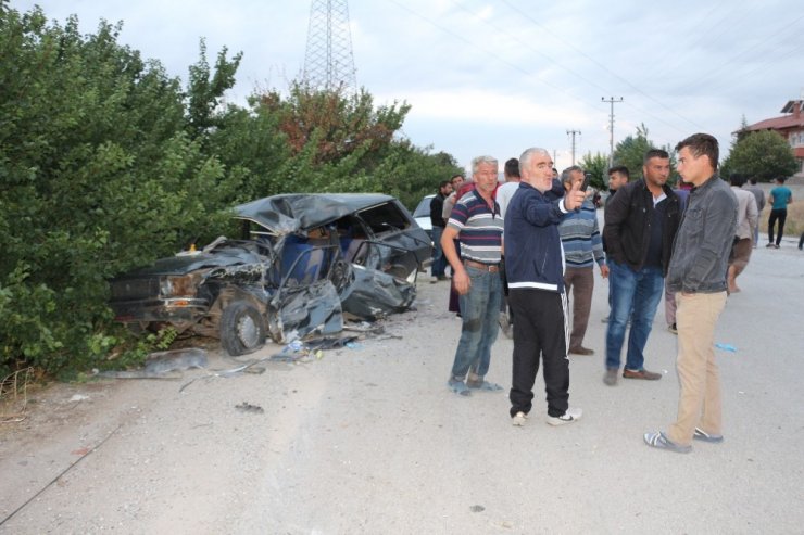 Konya’da Kamyon İle Otomobil Çarpıştı: 5 Yaralı