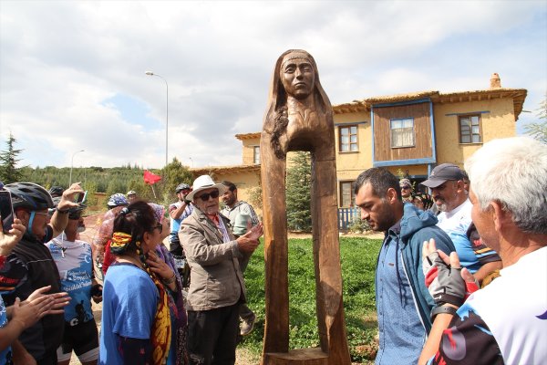 Sanatçılar Köyünde