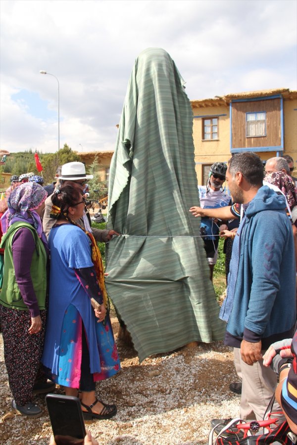 Sanatçılar Köyünde