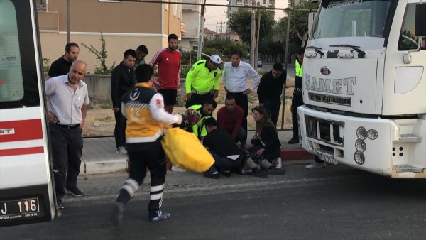 Tırın Çarptığı Yaşlı Kadın Yaralandı