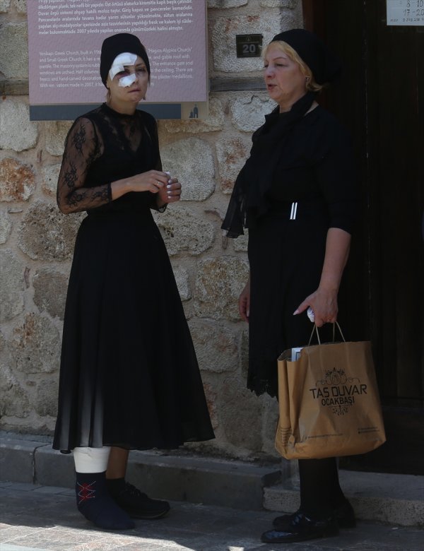 Deniz Paraşütü Kazasında Ölen Turistin Cenazesi Antalya'da Defnedildi