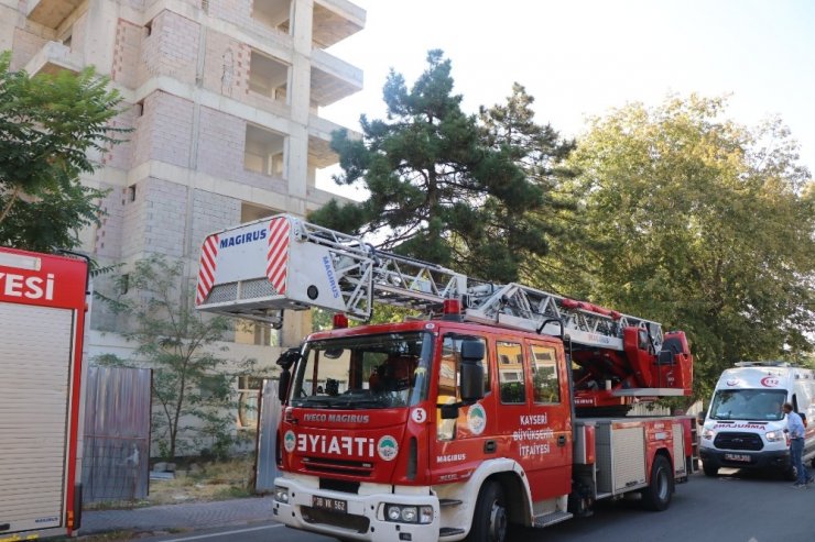 Bunalıma Giren Şahıs 15. Katta İntihar Girişiminde Bulundu