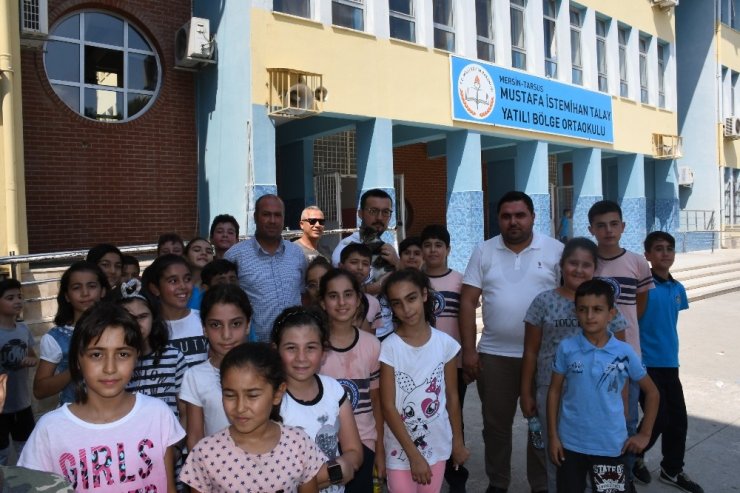 Şanslı Kedi Öğrenciler Ve Öğretmenler Sayesinde Yürümeye Başladı