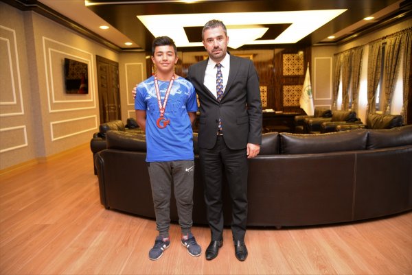 Minik Sporculardan Başkan Ertuğrul Çetin'e Ziyaret