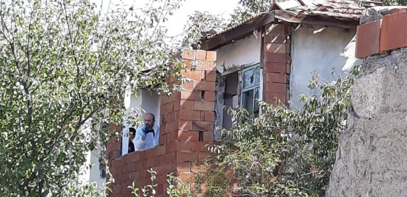 Sinirlenen Baba Çocuğunun Yanında Karısını Öldürdü