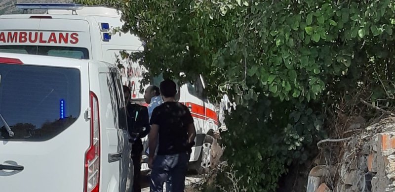 Sinirlenen Baba Çocuğunun Yanında Karısını Öldürdü