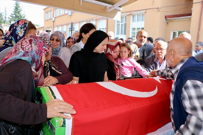 Bilecik'te Kılavuz Trenin Tünelde Raydan Çıkması