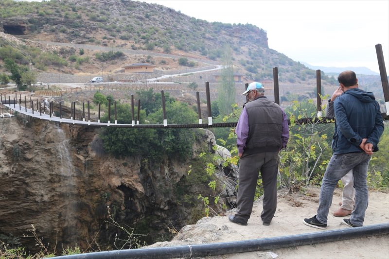 Yerköprü Şelalesi'ne Asma Köprü Kuruluyor