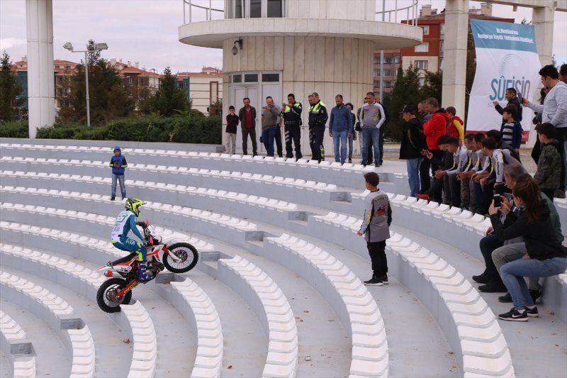 Enduro Motosiklet Sporcusu Coleman, Konya'da Gösteri Yaptı