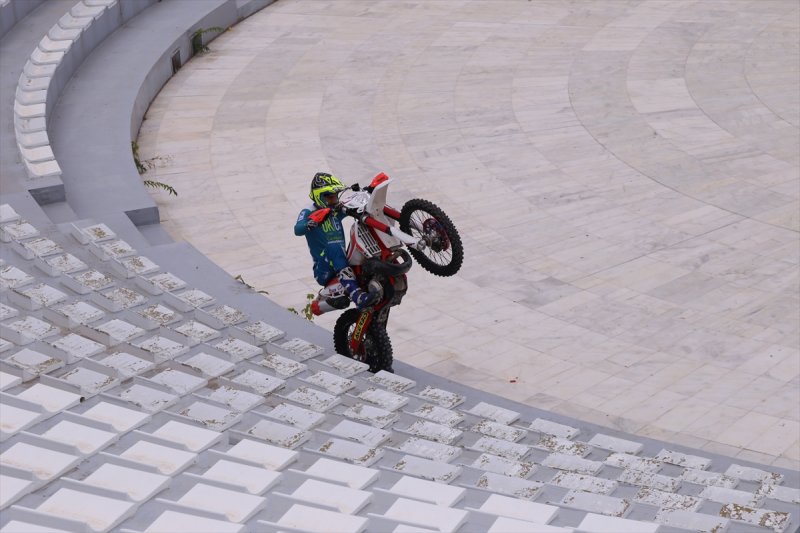 Enduro Motosiklet Sporcusu Coleman, Konya'da Gösteri Yaptı