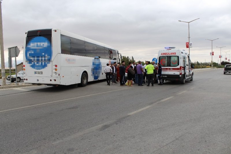 Karaman’da Otobüsle Çarpışan Otomobilin Sürücüsü Kayıplara Karıştı