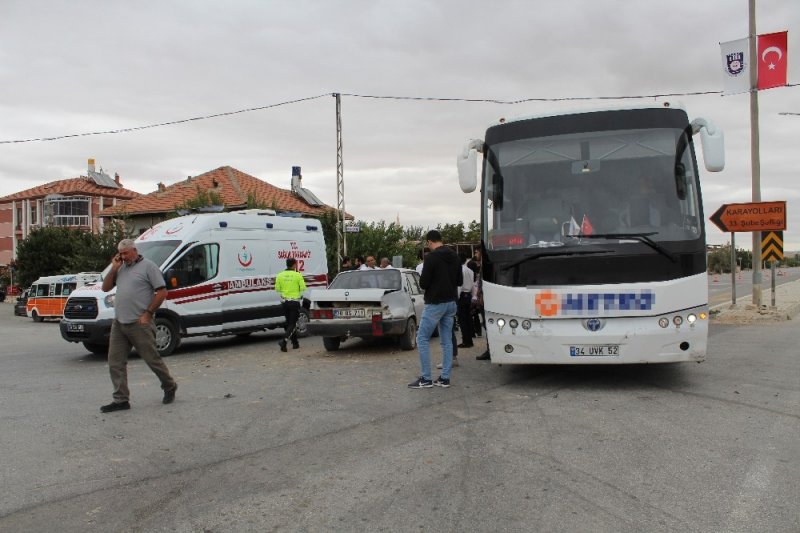 Karaman’da Otobüsle Çarpışan Otomobilin Sürücüsü Kayıplara Karıştı