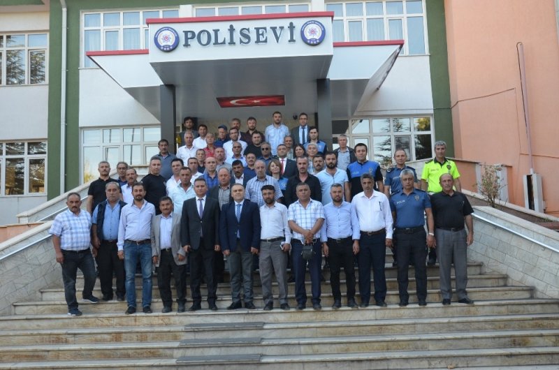 Aksaray Emniyeti Muhtarlarla Huzur Toplantısı Yaptı