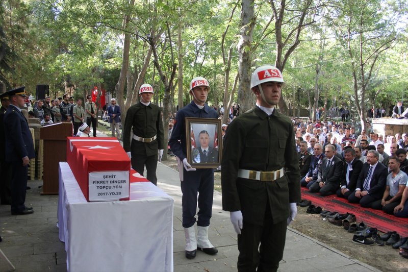 Şehit Topçu Teğmen Dinçer, Son Yolculuğuna Uğurlandı
