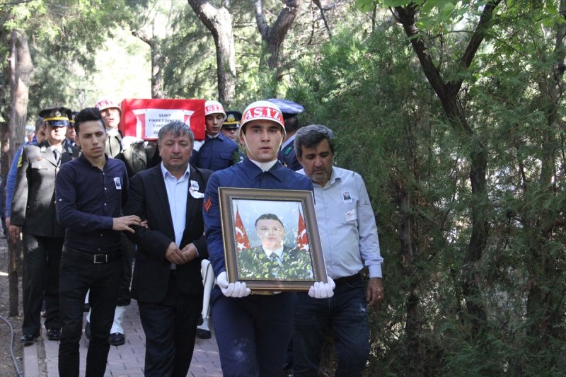 Şehit Topçu Teğmen Dinçer, Son Yolculuğuna Uğurlandı