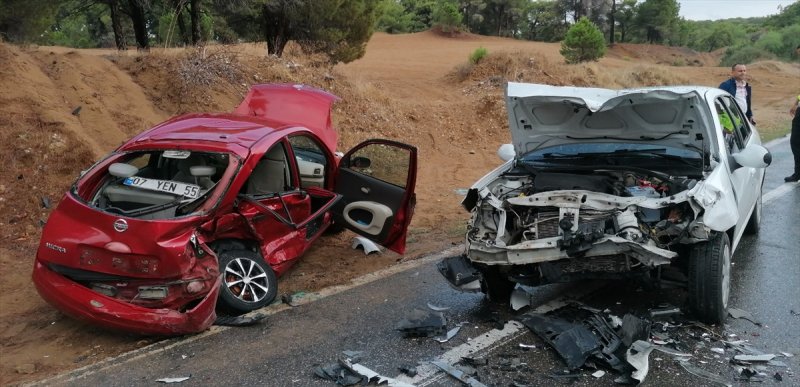 Manavgat'ta Trafik Kazası: 4 Yaralı