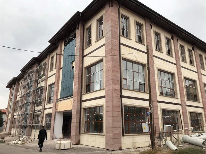 Yalçın, Hizmet Binası İle Pazar Yeri İnşaatlarını İnceledi