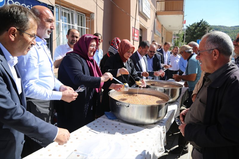 Ak Parti Hadim Teşkilatının Aşure Etkinliği