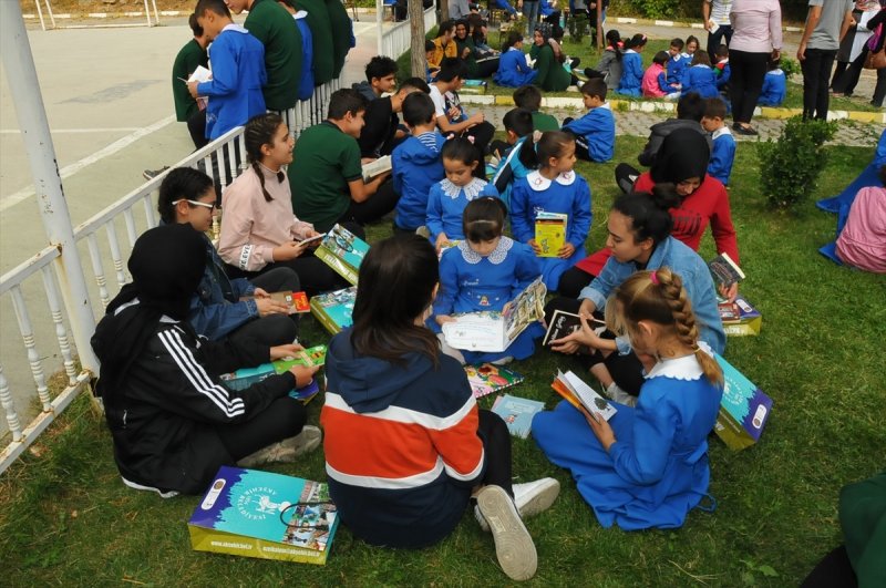 Akşehir'de Pedallar Kitap İçin Döndü