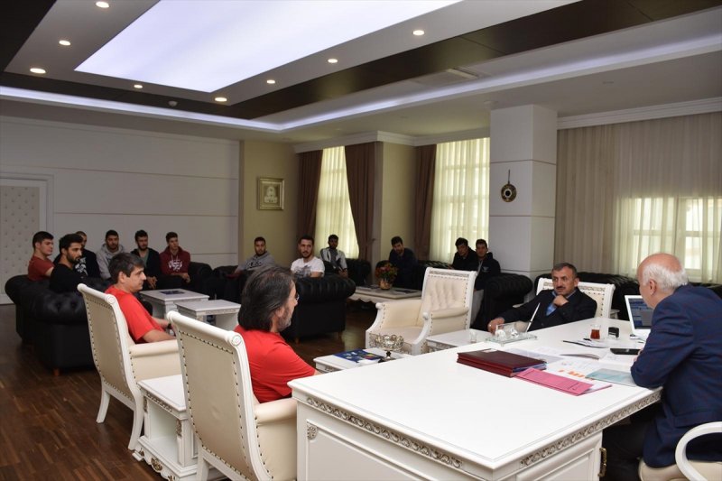 Basketbolculardan Belediye Başkanı Acar'a Ziyaret