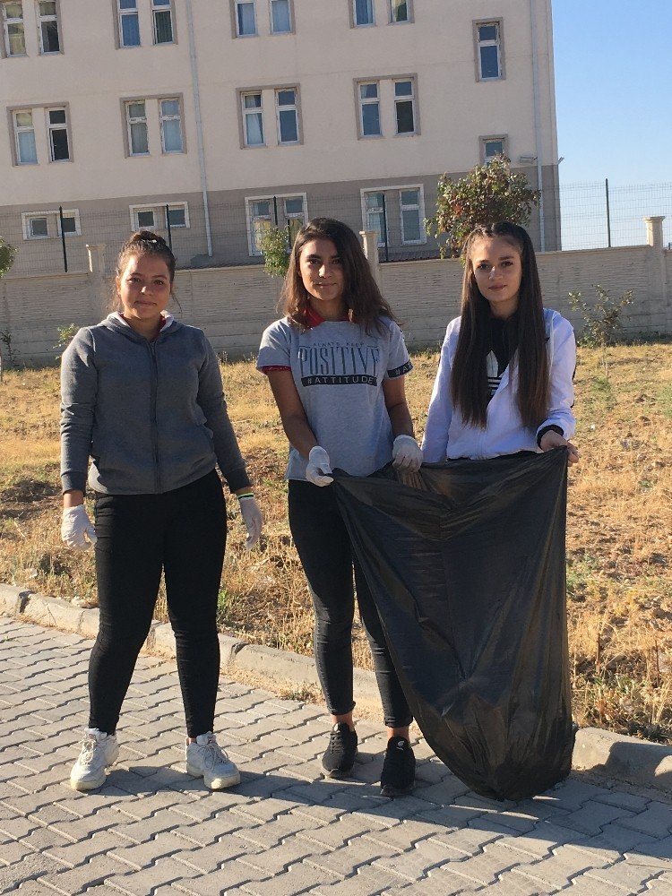 Karaman'da Lise Öğrencilerinden Örnek Davranış