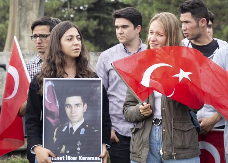 Odtü'lü Öğrencilerden Diyarbakır Annelerine Destek