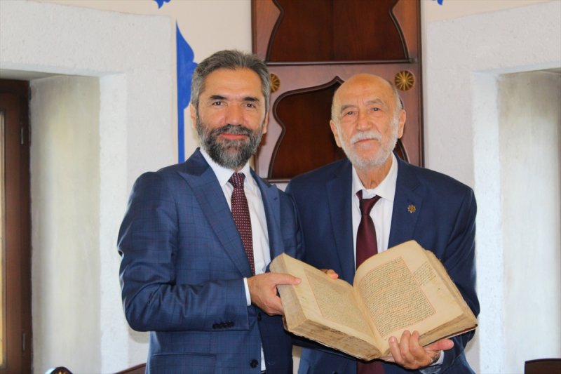 441 Yıllık Yazma Eser İbn Haldun Üniversitesi'ne Emanet