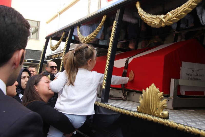 Şehit Polis Memurunun Cenazesi Ankara'da Toprağa Verildi
