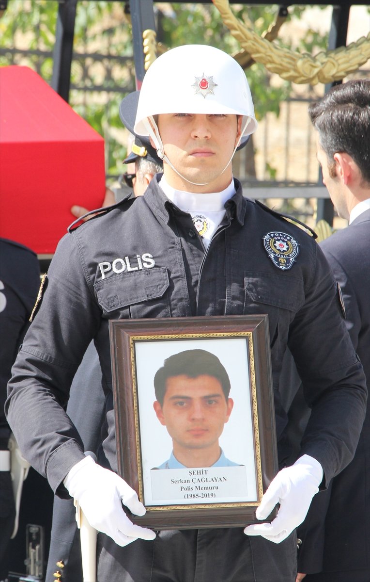 Şehit Polis Memurunun Cenazesi Ankara'da Toprağa Verildi