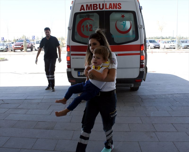 Aksaray'da Otomobil Kamyona Çarptı: 4 Yaralı