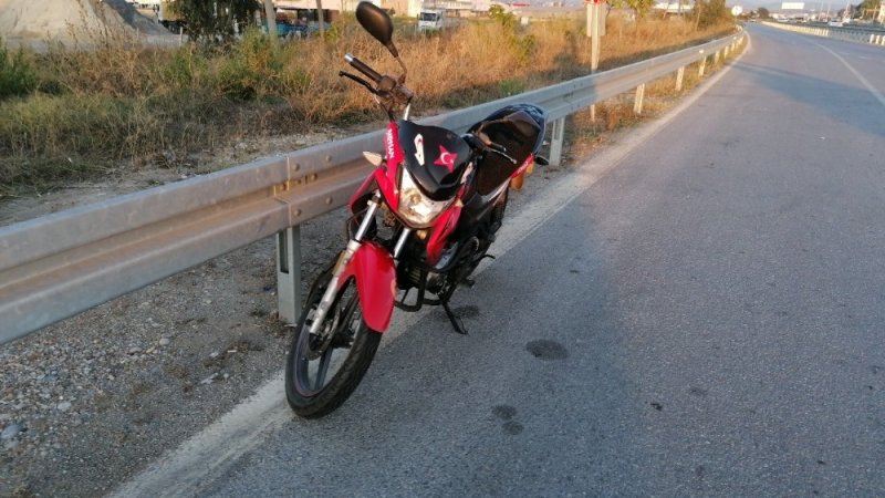 Motosiklet İle Otomobilin Çarpışması Sonucunda Meydana Gelen Kazada 2 Kişi Yaralandı