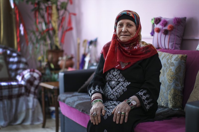 Huzurevinde Yazdığı Şiirleri 82 Yaşında Kitaplaştırdı