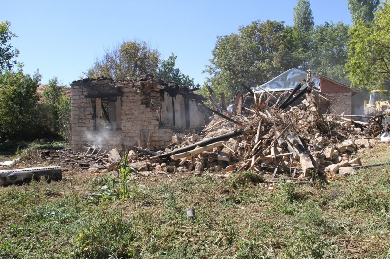 Konya'da Evde Çıkan Yangında Yaşlı Çift Hayatını Kaybetti