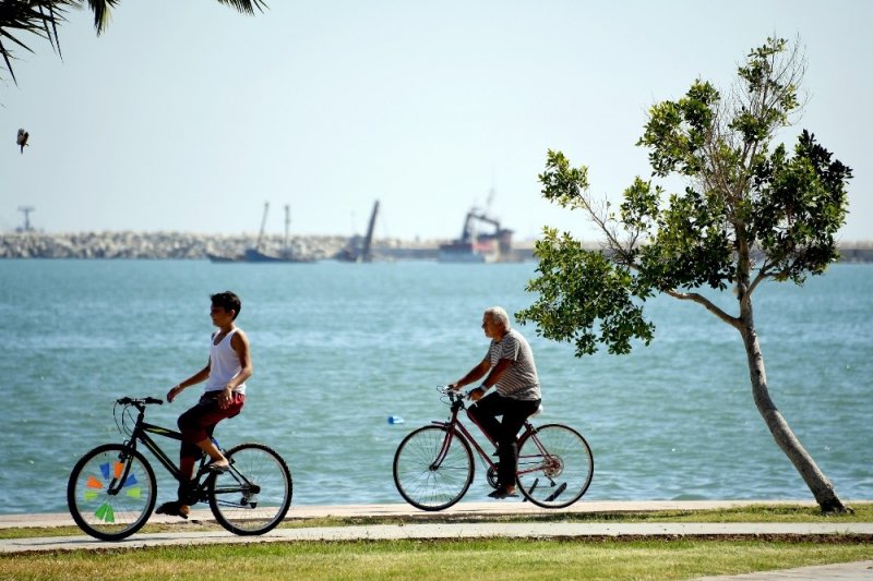 Mersin Uluslararası Limanı'na Kadar Uzanan Atatürk Parkı İçerisinde Peyzaj Çalışmalarına Başladı
