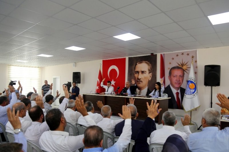 Akdeniz Belediye Meclisi, Ekim Ayı Olağan Toplantısını Karaduvar Mahallesi Kültür ve Taziye Evinde Gerçekleştirdi