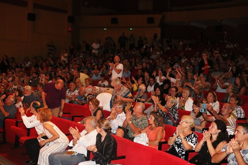 Antalya Büyükşehir Belediyesi Aktif Yaşlılardan Tiyatro Gösterisi