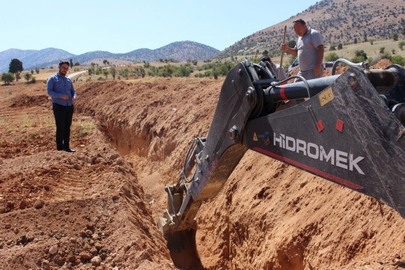 Antalya Büyükşehir Belediyesi Elmalı'nın Geçmen Mahallesi'nde Yaşanan İçme Suyu Sorunu Çözmek İçin Çalışma Başlattı