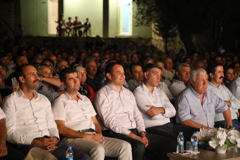 Antalya'nın Kaş İlçesinde Yeşilköy Geleneksel Seyirlik Oyunları Buluşması Başladı