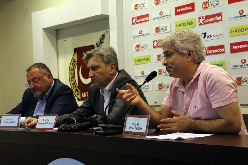 Prof. Dr. Ömer Özkan, Silikonda Milyonda Bir Oranda Meme Kanseri Riski