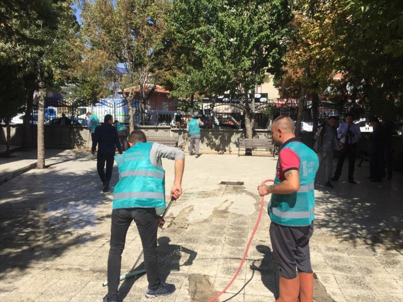 Camiler Ve Din Görevlileri Haftası'nda Yükümlüler Cami Temizledi